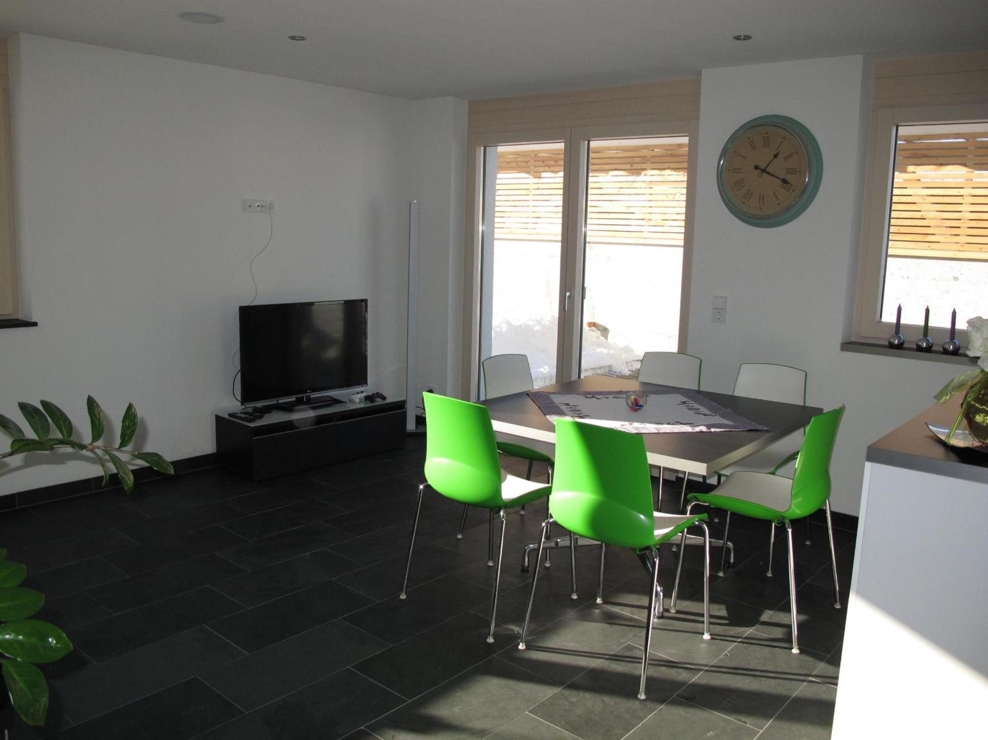 Apartment mit 2 Schlafzimmern und Terrasse